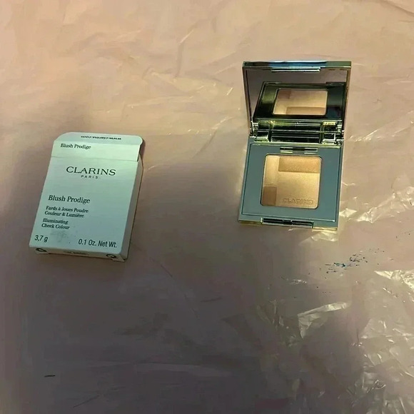 Clarins Blush - (02) Soft Peach - Picture 1 of 4